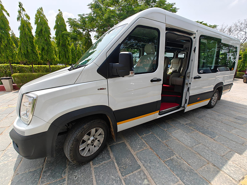 tempo traveller hire Jaipur