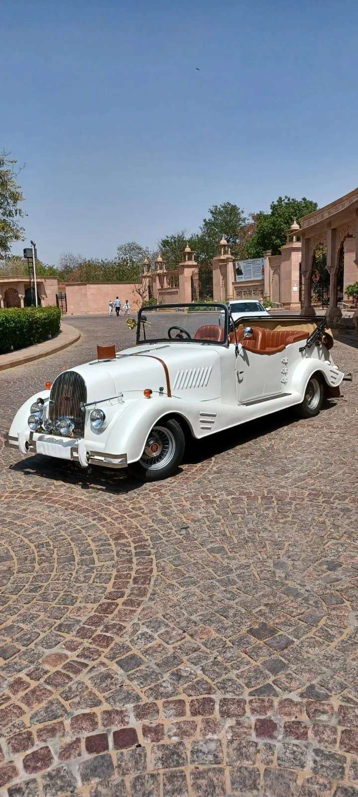 vintage car, booking for wedding
