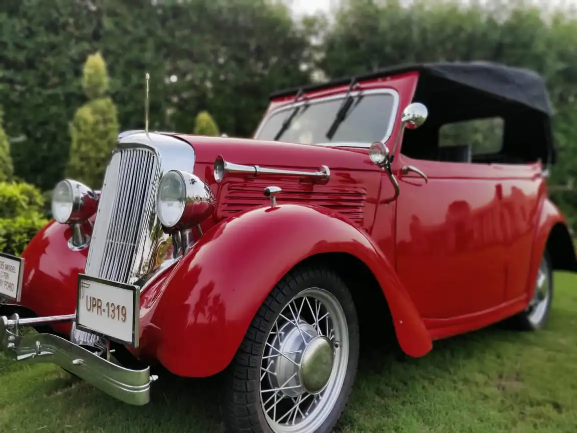 vintage car for wedding