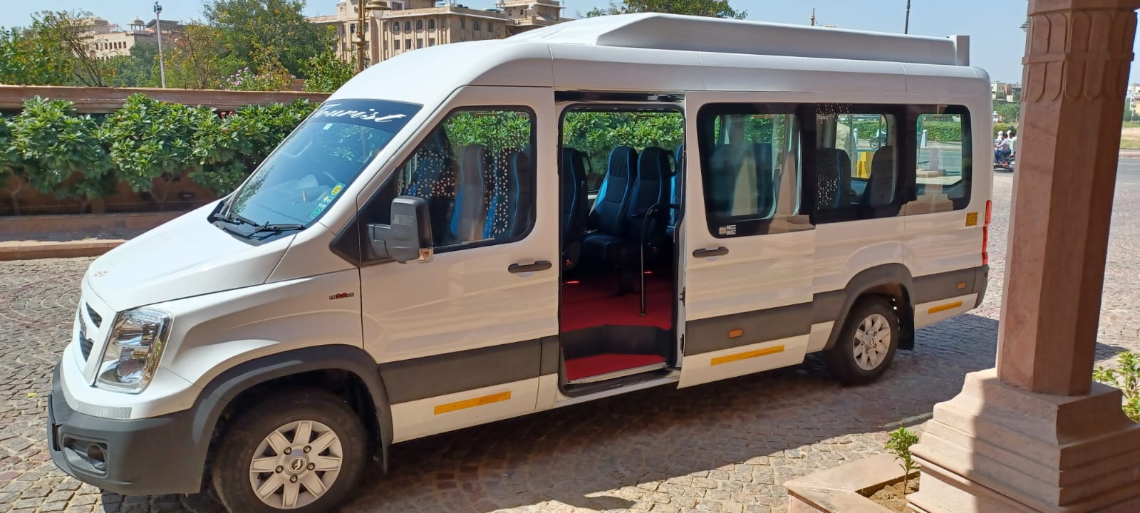 Luxury Force Urbania Taxi Service